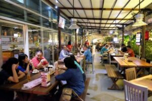 padang restoran makan legenda ala kunci terkemuka sukses backpackstory masakan