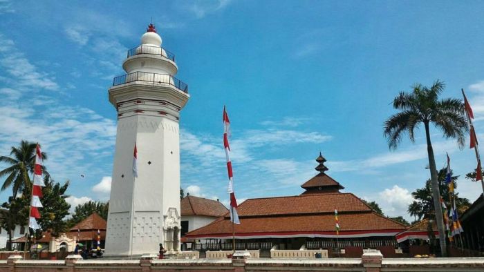 masjid agung banten banten masjid agung wisata religi sejarah tempat makalah tertua jadi lebaran pengunjung ramai gaes saat serang alam debus indahnya pendekar