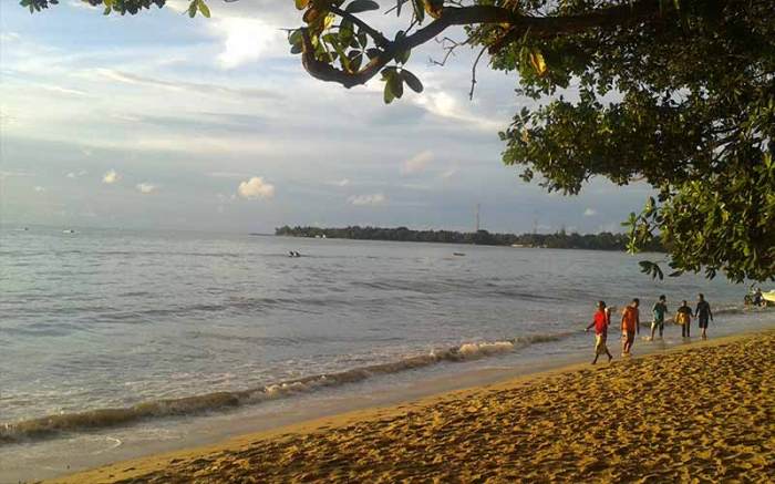 wisata pantai carita terbaru