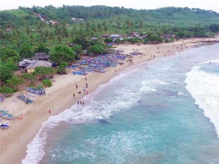 pantai sawarna