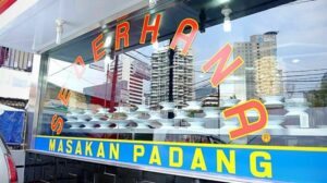 Pendapatan karyawan restoran di kawasan wisata Merak