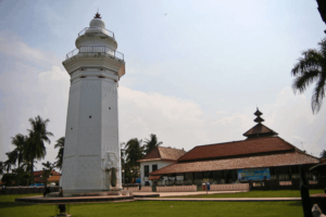 banten kerajaan sejarah agung peninggalan wisata lagu serang daerah lama tempat silsilah maulana ziarah provinsi hasanuddin majapahit syekh keruntuhan raja