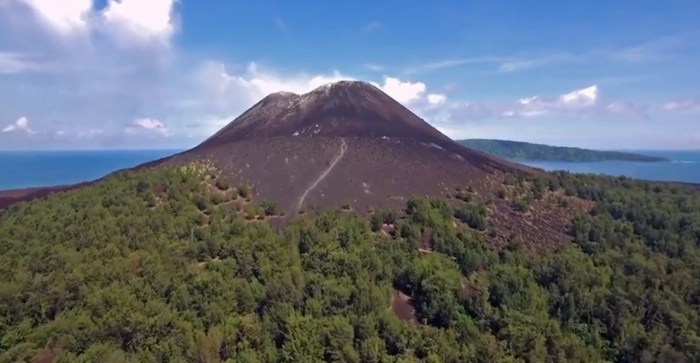 Penghasilan lokal dari wisata Gunung Krakatau