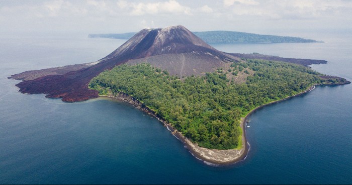 krakatau gunung cagar pemandangan lampung mount krakatoa indah selat sunda akibat letusan lahirnya volcano ditiadakan pesona lampost fauna iwarebatik menilik