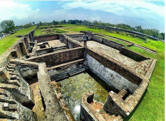 keraton surosowan banten terbaru surosowan keraton banten kerajaan benteng jelajah istana pemandian okezone sultan kolam macan misteri bidadari ekor gaib kerap muncul sejarah peninggalan