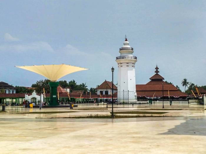 banten agung menara kian megah wajah rahmatullah yudi jagoan komplek banten agung menara kian megah wajah rahmatullah yudi jagoan komplek