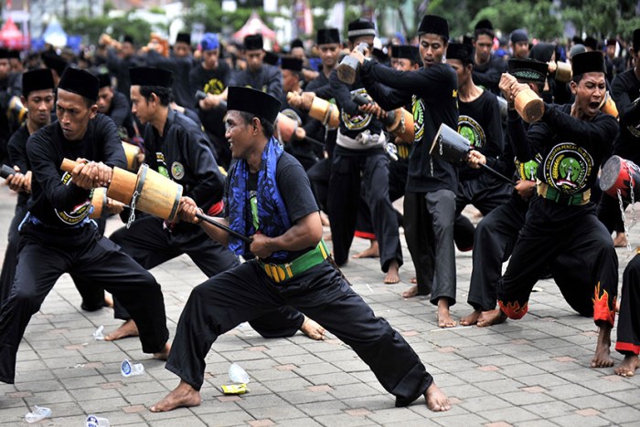 menelaah jawara banten sebagai tombak kebudayaa indonesia terbaru alat musik banten tradisional bedug budaya adat penjelasannya dari