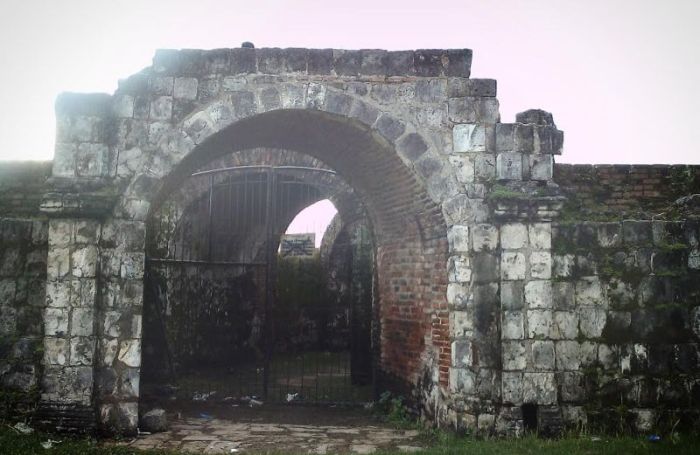 keraton surosowan banten terbaru