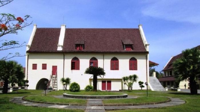 Benteng rotterdam makassar gowa kerajaan arsy tallo wisata ujung