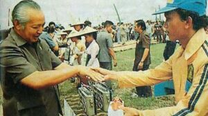 Perkembangan politik ekonomi dan sosial indonesia pada masa orde baru 1966 1998