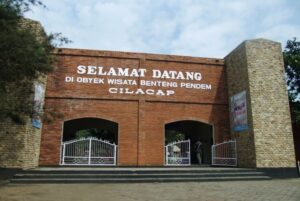 Benteng cilacap pendem wisata peninggalan terpendam destinasi tokopedia jateng kita