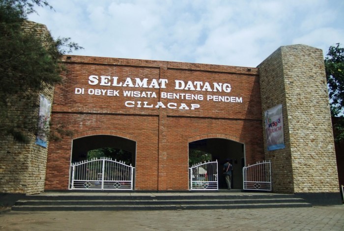 Benteng cilacap pendem wisata peninggalan terpendam destinasi tokopedia jateng kita