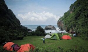 Nglambor pantai rute tiket jogja lokasi fasilitas