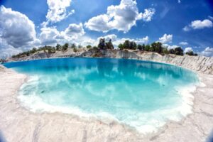 Belitung danau kaolin