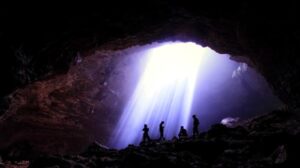 Jomblang goa gua kidul gunung jogja eksotisme surga cahaya kijang papan