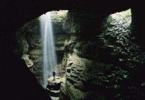 Goa jomblang jogja kotajogja purba hutan bumi perut yogyakarta pesonanya pudar pernah istimewa kota menembus vertikal dilihat memiliki lubang didalamnya