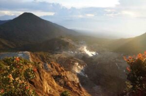 Papandayan kawah garut gunung obyek garnesia