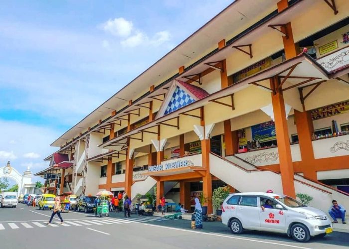 Pasar klewer batik wisata travelspromo sentra nama andalan balik agustus belanja kuliner saja apa jam tertata rapi penampilan guideku