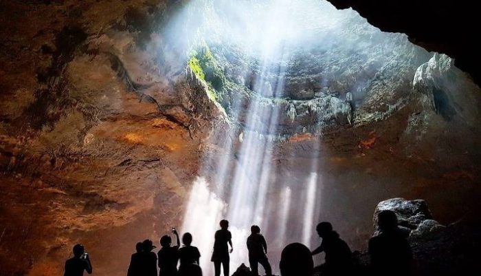 Jomblang goa yogyakarta tiket kidul gunung Jomblang goa yogyakarta tiket kidul gunung