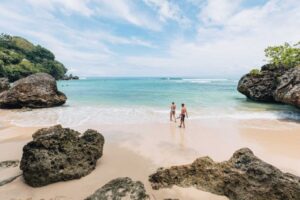 Padang pantai wisata travelspromo tarik daya tiket agustus indah pemandangan