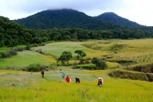 Papandayan gunung garut wisata panas berendam travelspromo kawah tiket mantap aktivitas