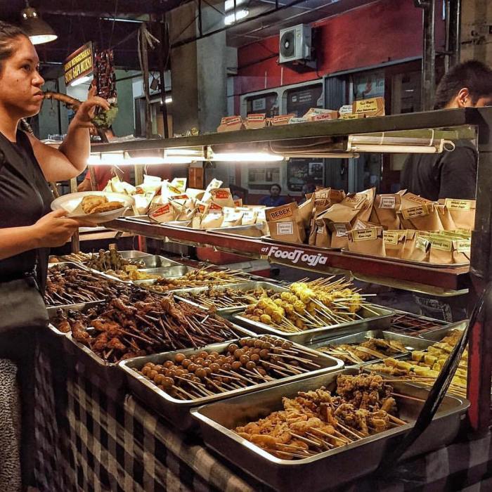 Dawet malioboro kuliner pasar beringharjo mbah wisata menggoyang tempat lidah jogja eksis sejak legendaris titipku