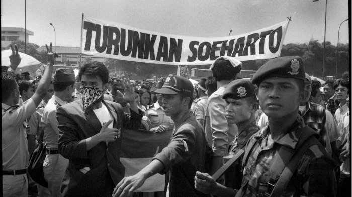 Indonesia era reformasi perubahan politik ekonomi sosial dan budaya