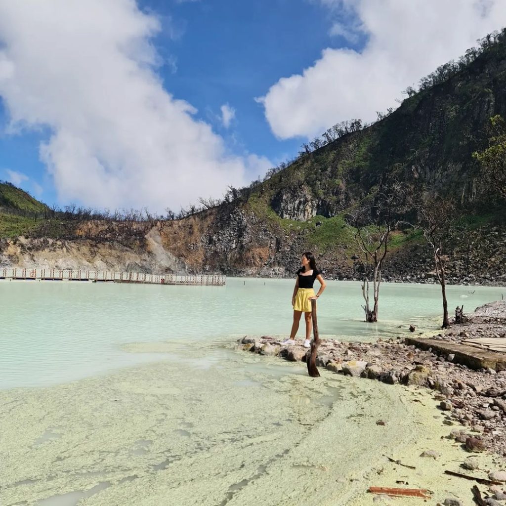 Spot Foto Instagramable di Kawah Putih
