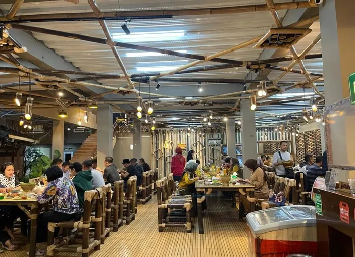 Tempat Makan Keluarga di Lembang Murah