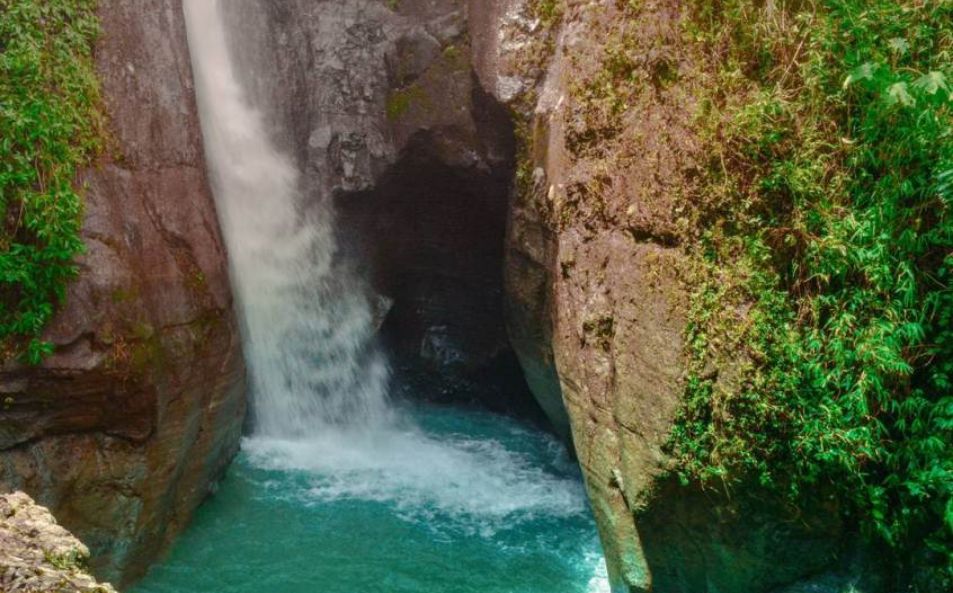 Air Terjun Tersembunyi di Kulon Progo