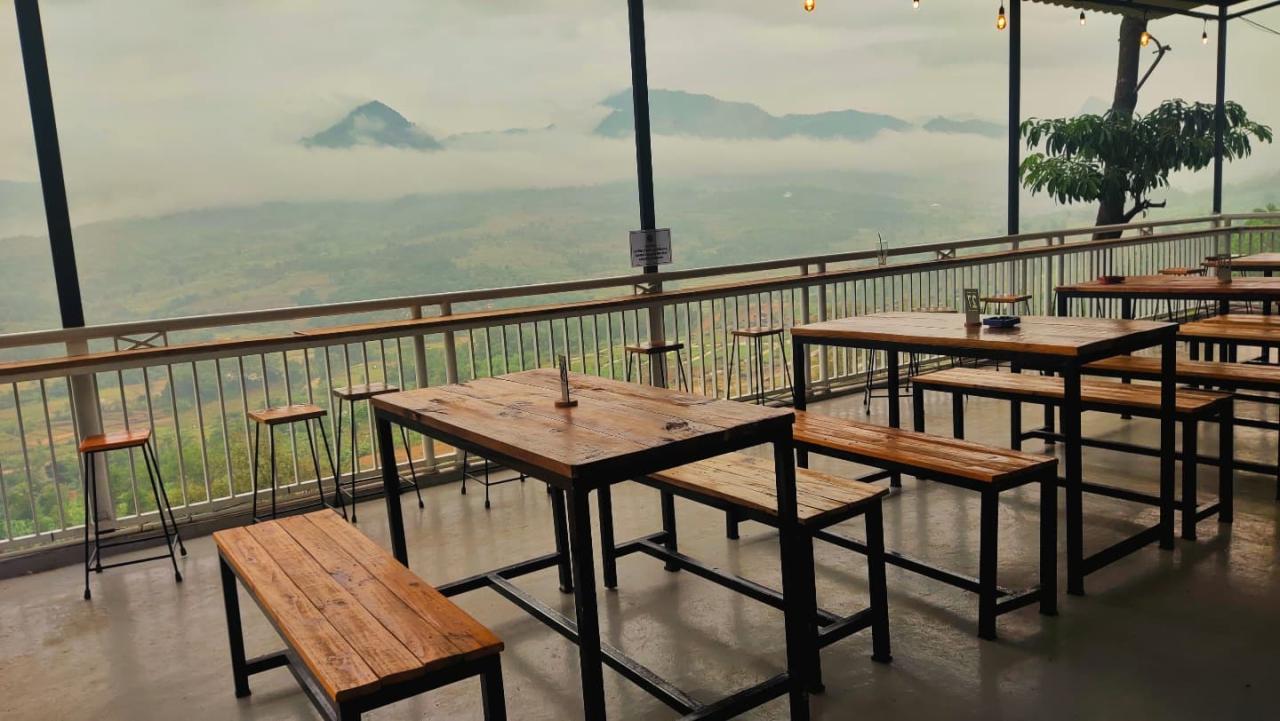 Cafe Estetik di Bogor Timur Outdoor
