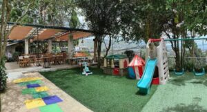 Resto Keluarga di Bandung Yang Ada Playground