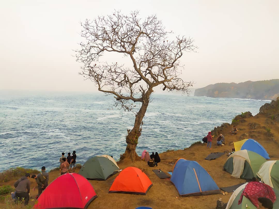 Pantai di Gunung Kidul Yang Bisa Camping