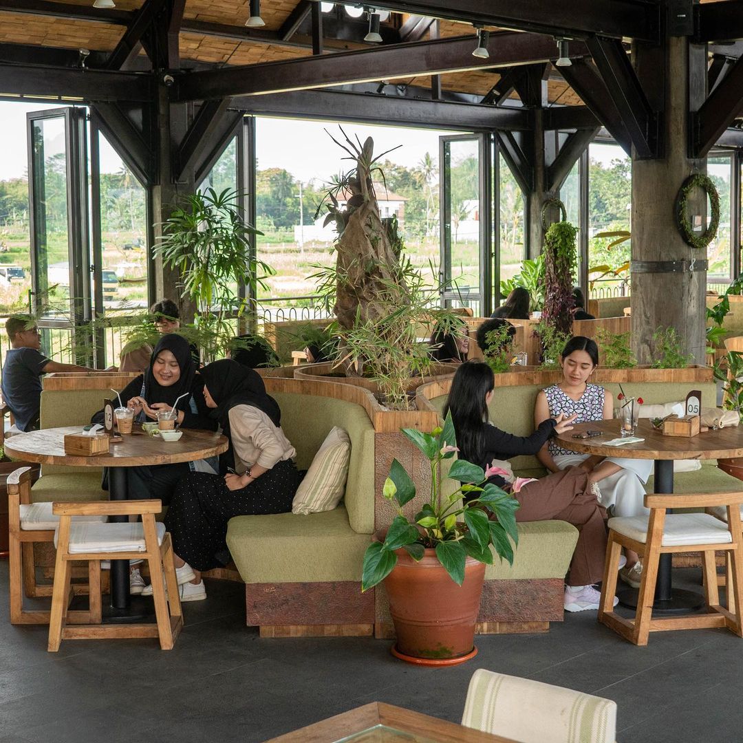 Cafe Pinggir Sungai di Jogja